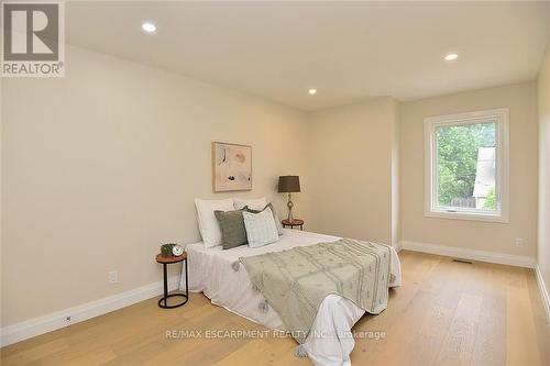 20 Clare Avenue, Hamilton, ON - Indoor Photo Showing Bedroom