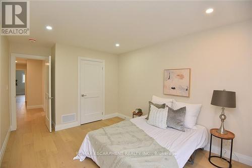 20 Clare Avenue, Hamilton (Hamilton Beach), ON - Indoor Photo Showing Bedroom