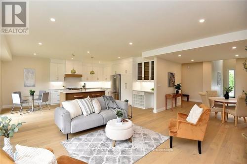 20 Clare Avenue, Hamilton (Hamilton Beach), ON - Indoor Photo Showing Living Room