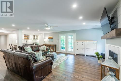 18 Westie Road, Brant (Brantford Twp), ON - Indoor Photo Showing Living Room With Fireplace