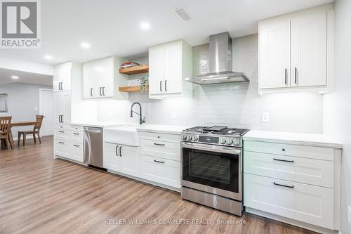 18 Westie Road, Brant (Brantford Twp), ON - Indoor Photo Showing Kitchen With Upgraded Kitchen