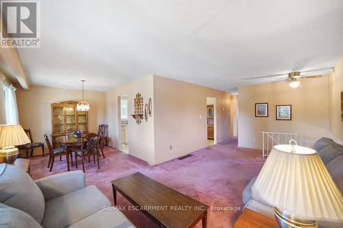 255 Berwick Street, Haldimand, ON - Indoor Photo Showing Living Room