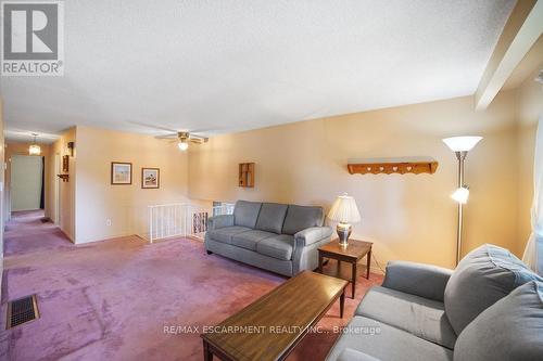 255 Berwick Street, Haldimand, ON - Indoor Photo Showing Living Room