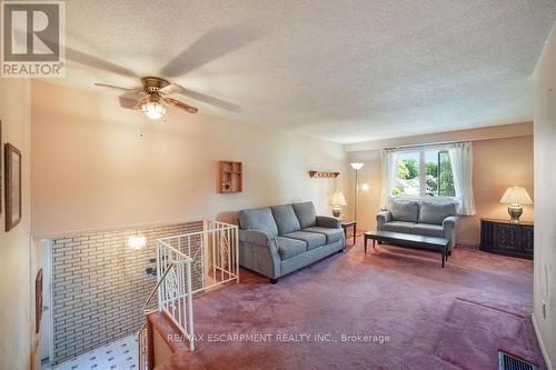 255 Berwick Street, Haldimand, ON - Indoor Photo Showing Living Room