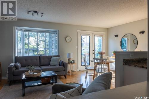 5140 Donnelly Crescent, Regina, SK - Indoor Photo Showing Living Room