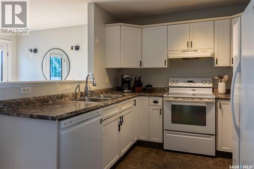 5140 Donnelly Crescent, Regina, SK - Indoor Photo Showing Kitchen With Double Sink