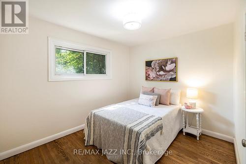 410 Elizabeth Street, Oshawa (Mclaughlin), ON - Indoor Photo Showing Bedroom