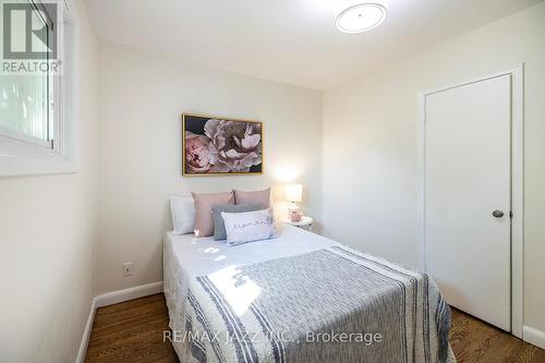 410 Elizabeth Street, Oshawa (Mclaughlin), ON - Indoor Photo Showing Bedroom