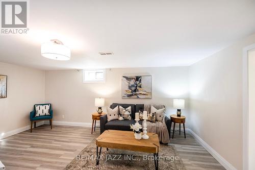 410 Elizabeth Street, Oshawa (Mclaughlin), ON - Indoor Photo Showing Living Room