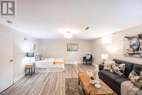 410 Elizabeth Street, Oshawa (Mclaughlin), ON - Indoor Photo Showing Living Room