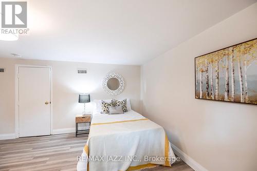 410 Elizabeth Street, Oshawa (Mclaughlin), ON - Indoor Photo Showing Bedroom