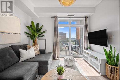 306 - 5317 Upper Middle Road, Burlington (Orchard), ON - Indoor Photo Showing Living Room