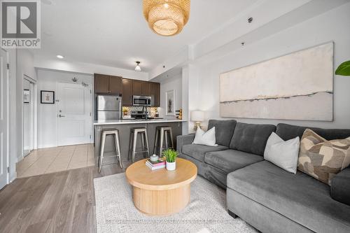 306 - 5317 Upper Middle Road, Burlington (Orchard), ON - Indoor Photo Showing Living Room