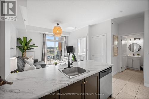 306 - 5317 Upper Middle Road, Burlington, ON - Indoor Photo Showing Kitchen