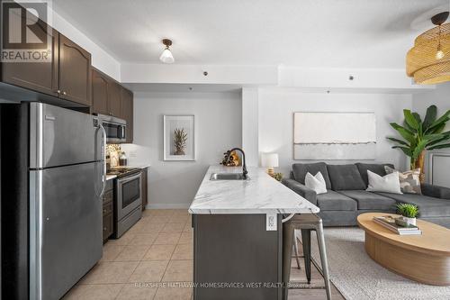 306 - 5317 Upper Middle Road, Burlington (Orchard), ON - Indoor Photo Showing Kitchen With Upgraded Kitchen