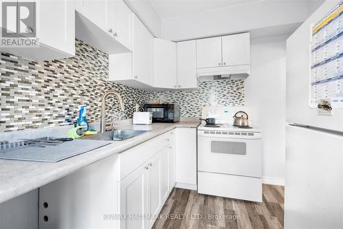 20 Irmac Court, Toronto (Lambton Baby Point), ON - Indoor Photo Showing Kitchen