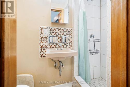 20 Irmac Court, Toronto (Lambton Baby Point), ON - Indoor Photo Showing Bathroom