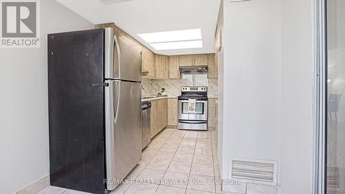 608 - 21 Markbrook Lane, Toronto (Mount Olive-Silverstone-Jamestown), ON - Indoor Photo Showing Kitchen