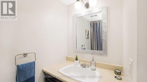 608 - 21 Markbrook Lane, Toronto (Mount Olive-Silverstone-Jamestown), ON - Indoor Photo Showing Bathroom