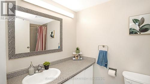 608 - 21 Markbrook Lane, Toronto (Mount Olive-Silverstone-Jamestown), ON - Indoor Photo Showing Bathroom