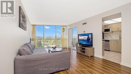 608 - 21 Markbrook Lane, Toronto (Mount Olive-Silverstone-Jamestown), ON - Indoor Photo Showing Living Room