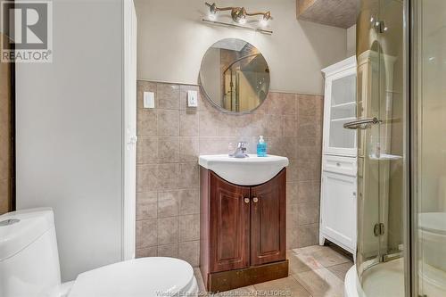 2512 Norcrest Avenue, Windsor, ON - Indoor Photo Showing Bathroom