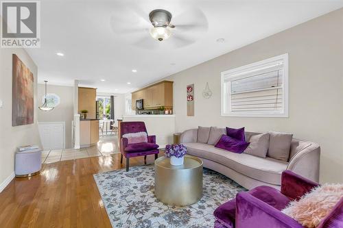 2512 Norcrest Avenue, Windsor, ON - Indoor Photo Showing Living Room