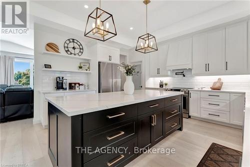 16 St Ladislaus Street, Norfolk, ON - Indoor Photo Showing Kitchen With Upgraded Kitchen