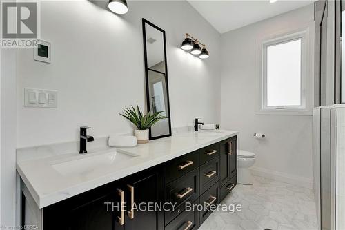 16 St Ladislaus Street, Norfolk, ON - Indoor Photo Showing Bathroom