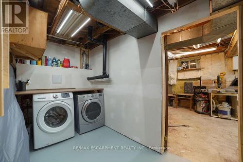 577 Glancaster Road, Hamilton (Airport Employment Area), ON - Indoor Photo Showing Laundry Room