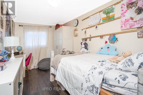 74 Pinelands Avenue, Hamilton (Lakeshore), ON - Indoor Photo Showing Bedroom