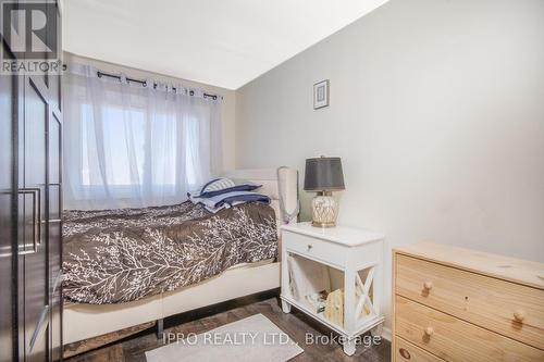 74 Pinelands Avenue, Hamilton, ON - Indoor Photo Showing Bedroom