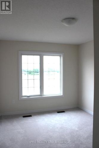 35 Conboy Drive, Erin, ON - Indoor Photo Showing Other Room