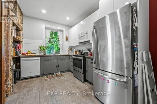 79-81 Oxford Street, Guelph (Exhibition Park), ON - Indoor Photo Showing Kitchen