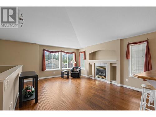 3425 East Boundary Road Unit# 15, West Kelowna, BC - Indoor Photo Showing Living Room With Fireplace