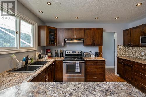 195 Watson Crescent, Prince George, BC - Indoor Photo Showing Kitchen With Double Sink