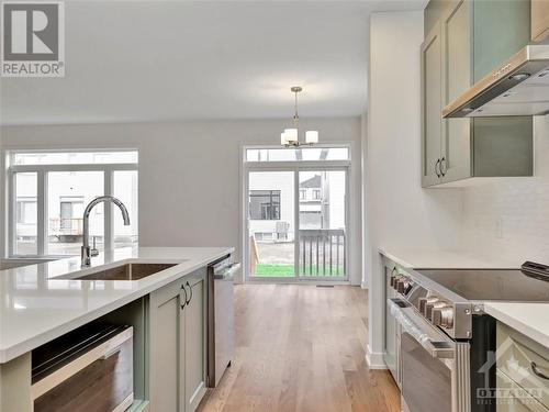 750 Cope Drive, Ottawa, ON - Indoor Photo Showing Kitchen With Upgraded Kitchen