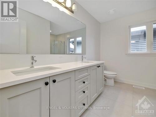 750 Cope Drive, Ottawa, ON - Indoor Photo Showing Bathroom