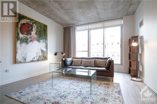 180 York Street Unit#208, Ottawa, ON - Indoor Photo Showing Living Room