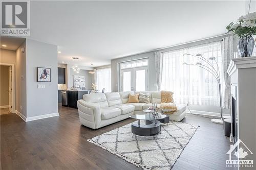 262 Kilspindie Ridge, Ottawa, ON - Indoor Photo Showing Living Room