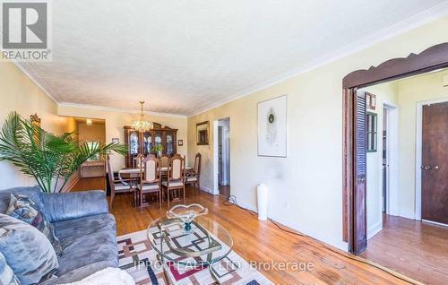 8 Virgilwood Drive, Toronto (Westminster-Branson), ON - Indoor Photo Showing Living Room