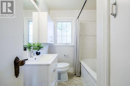 235 Divadale Drive, Toronto (Leaside), ON - Indoor Photo Showing Bathroom