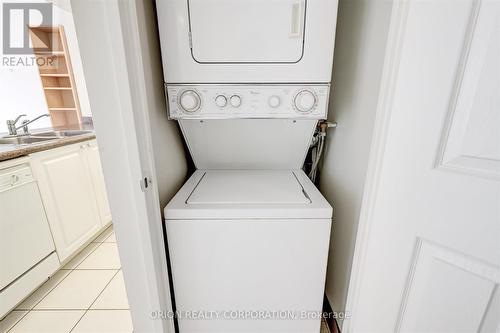 502 - 253 Merton Road, Toronto (Mount Pleasant West), ON - Indoor Photo Showing Laundry Room