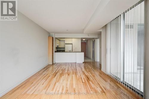 502 - 253 Merton Road, Toronto (Mount Pleasant West), ON - Indoor Photo Showing Kitchen