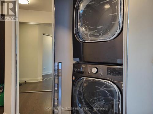 2802 - 65 St Mary Street, Toronto (Bay Street Corridor), ON - Indoor Photo Showing Laundry Room