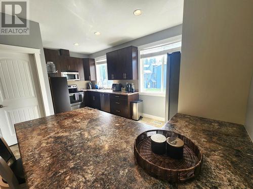 7674 Creekside Way, Prince George, BC - Indoor Photo Showing Kitchen