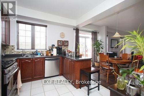 1335 Langley Circle, Oshawa (Pinecrest), ON - Indoor Photo Showing Kitchen With Double Sink