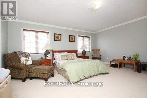 1335 Langley Circle, Oshawa, ON - Indoor Photo Showing Bedroom