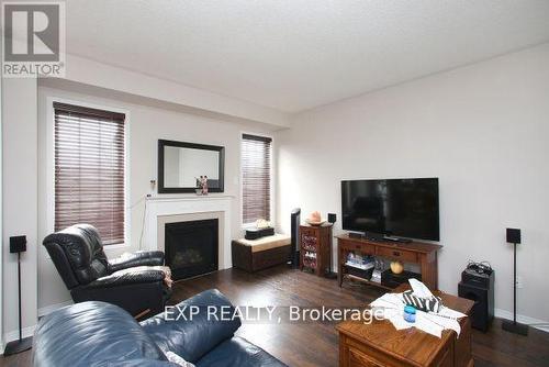 1335 Langley Circle, Oshawa (Pinecrest), ON - Indoor Photo Showing Living Room With Fireplace