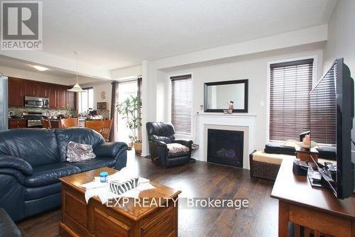 1335 Langley Circle, Oshawa (Pinecrest), ON - Indoor Photo Showing Living Room With Fireplace